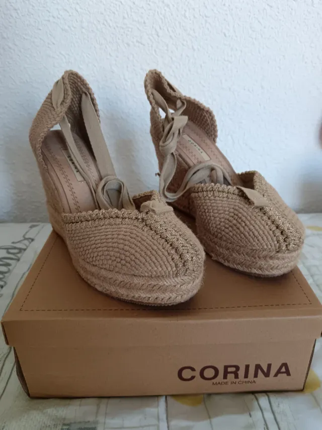 Sandalias cuña CORINA beige