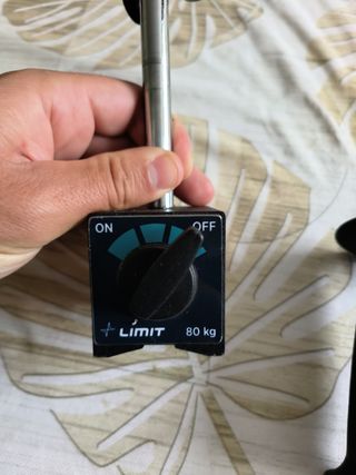 Base Imantada 80kilos con Micrómetro SARA.