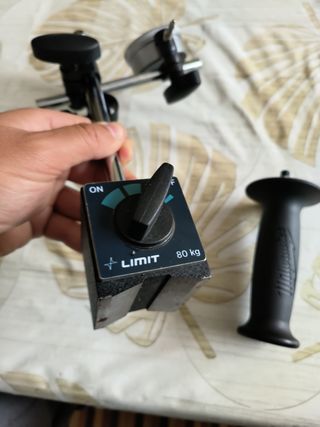 Base Imantada 80kilos con Micrómetro SARA.