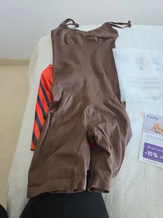 Faja reloj de arena marrón