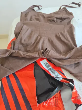 Faja reloj de arena marrón