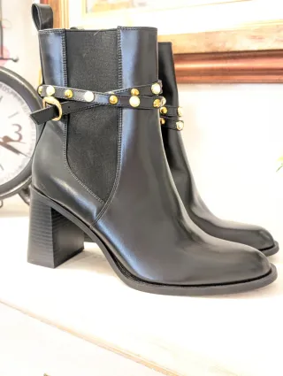 Botines Zara Negros con Tachuelas y Perlas