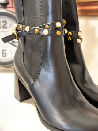 Botines Zara Negros con Tachuelas y Perlas