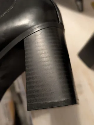 Botines Zara Negros con Tachuelas y Perlas