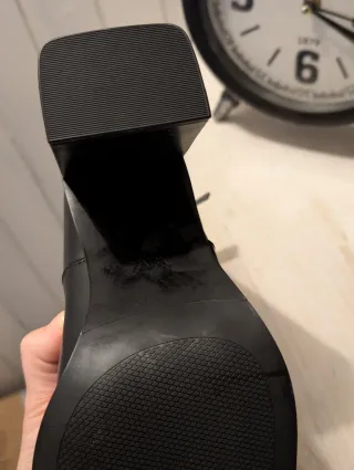 Botines Zara Negros con Tachuelas y Perlas