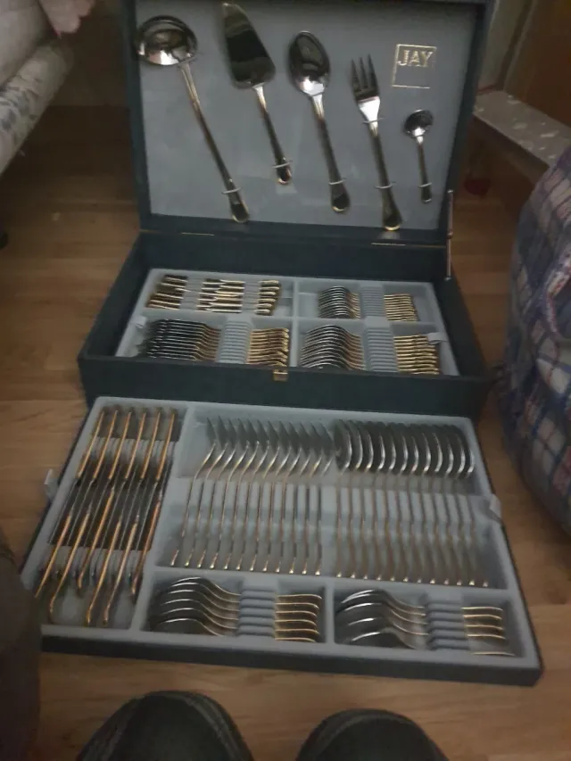 Cubertería JAY de lujo dorada y plateada