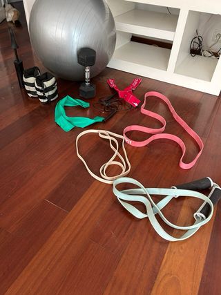 Equipo de gimnasio: Balón, pesas y más