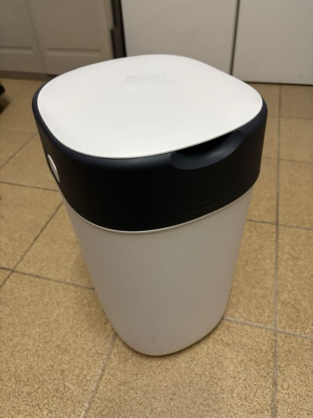 Contenitore per pannolini