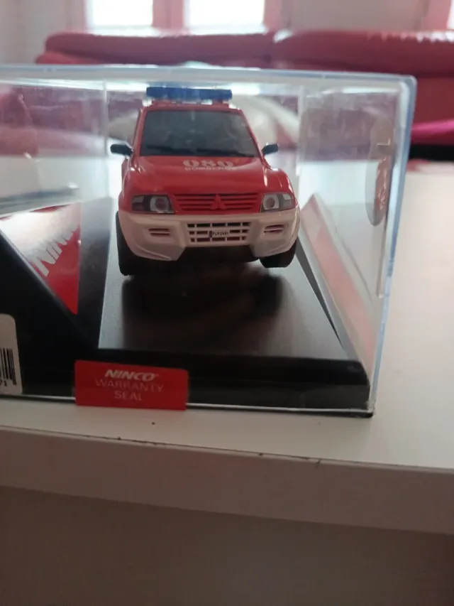 Scalextric Bomberos Mitsubishi Pajero