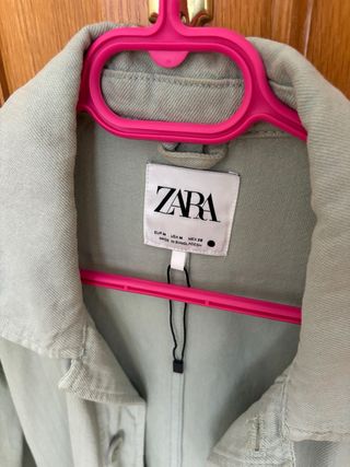 Cazadora Zara verde