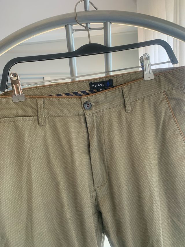 Pantalón hombre verde oliva