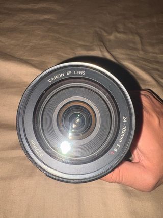 Cámara Canon con objetivo
