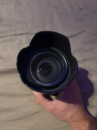 Cámara Canon con objetivo