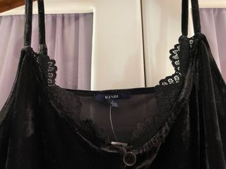 Top terciopelo y encaje negro