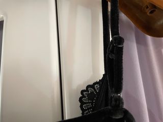 Top terciopelo y encaje negro