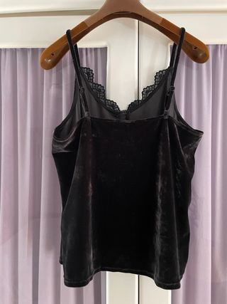 Top terciopelo y encaje negro