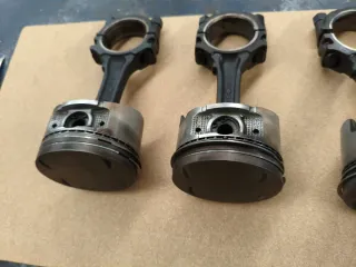 Pistones Nissan CA18DET