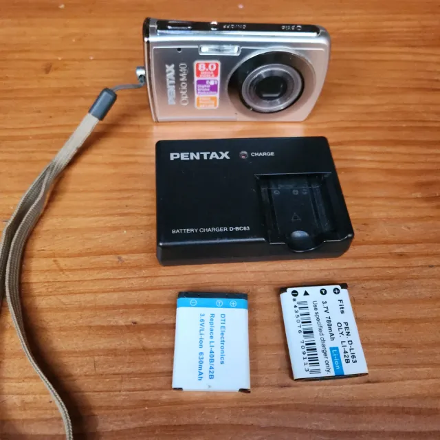 Cámara Pentax Optio M40 8.0 MP + Cargador + Baterí