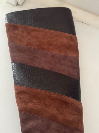 Botas altas de cuero marrón y negro