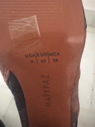 Botas altas de cuero marrón y negro