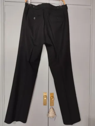 Pantalón negro vintage de hombre de Zara