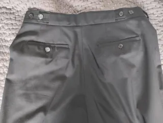 Pantalón negro vintage de hombre de Zara
