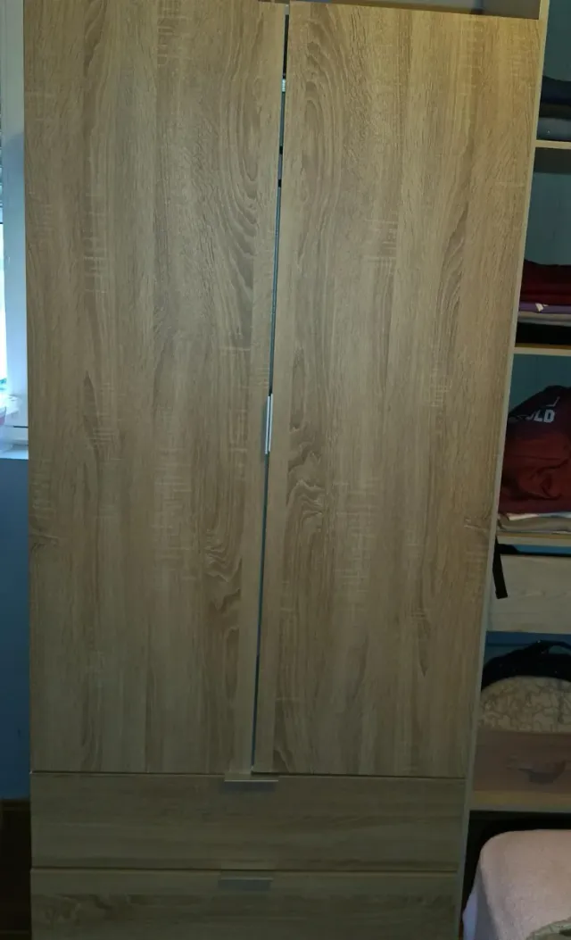 Armario blanco de madera