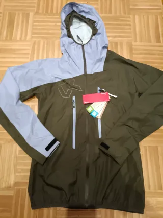 Chaqueta impermeable de 20 K Nuevo