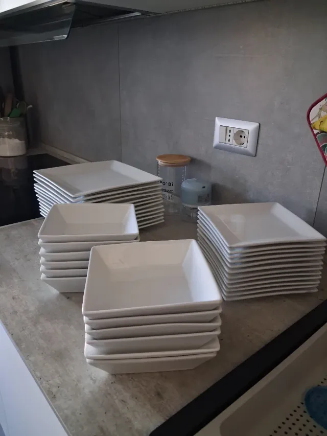 Servizio piatti quadrati 12 pz