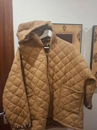 Chaquetón Asos acolchado animal print Talla L
