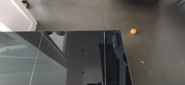 Mesita de comedor cristal y plástico