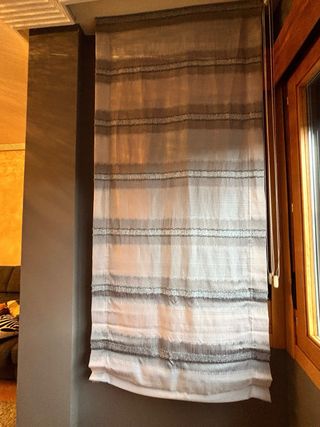 Tende da pacchetto beige e grigie