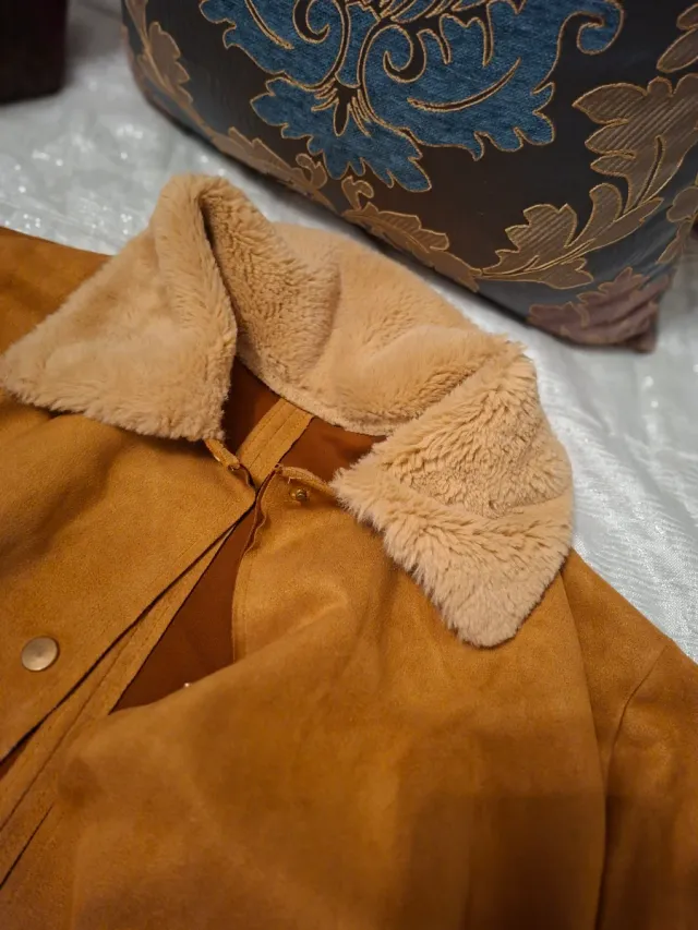 Chaqueta Zara efecto ante con borreguito