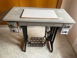 Mesa antigua máquina de coser