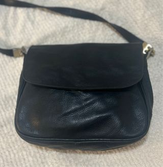 Bolso de piel negro