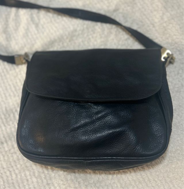 Bolso de piel negro