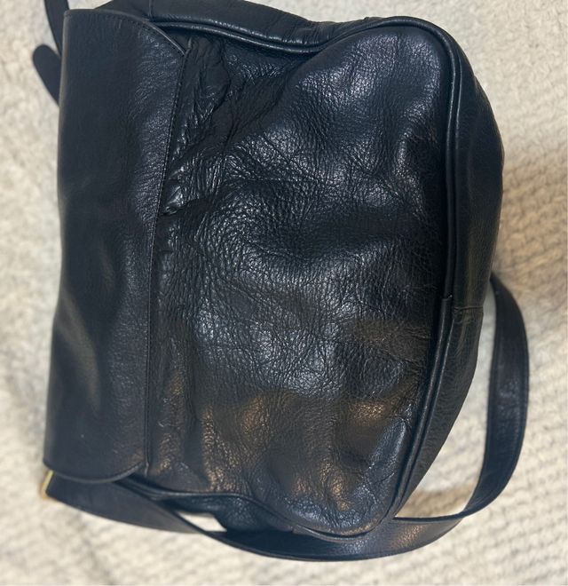 Bolso de piel negro