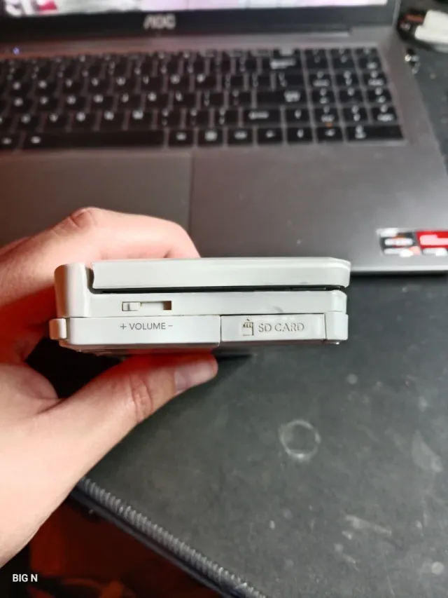 Nintendo 3DS Blanca con cargador y lápiz