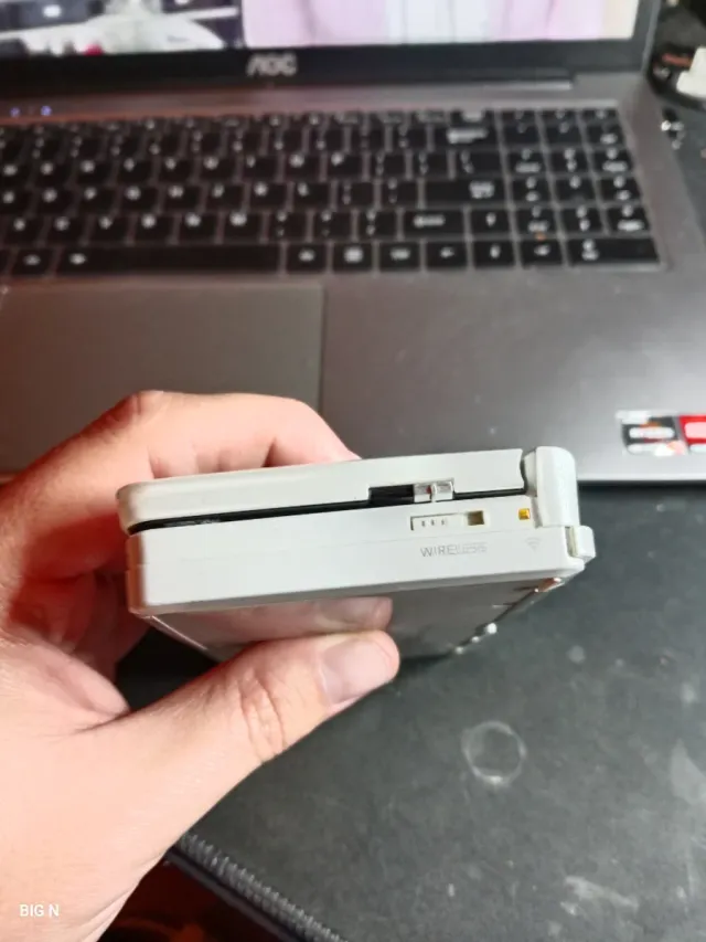 Nintendo 3DS Blanca con cargador y lápiz