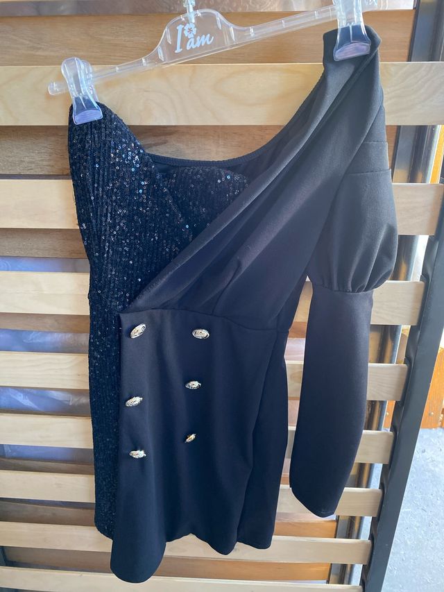Vestito monospalla di paillettes con bottoni