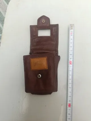 Pitillera antigua de cuero