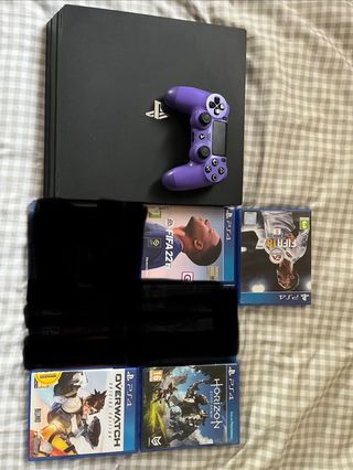 PS4 Pro 1TB + Mando + Juegos