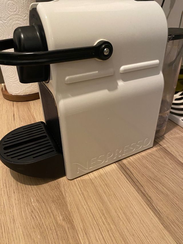 Macchina da caffè Nespresso bianca