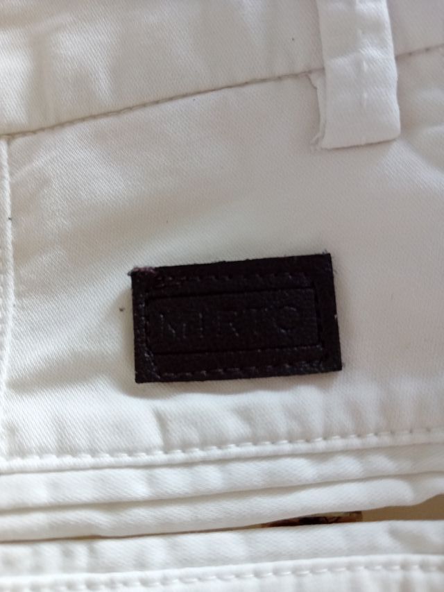 Pantalón de verano blanco