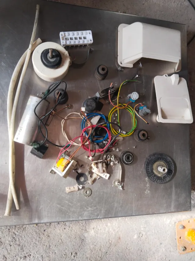 Lote componentes eléctricos varios