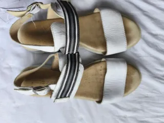 Sandalias blancas
