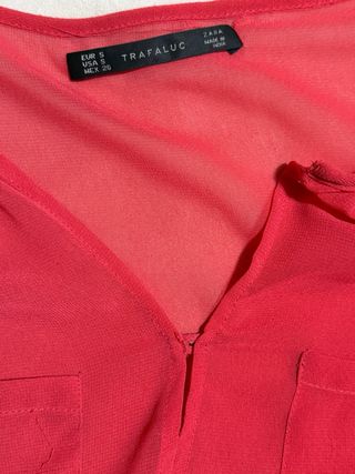 Blusa Zara roja semitransparente