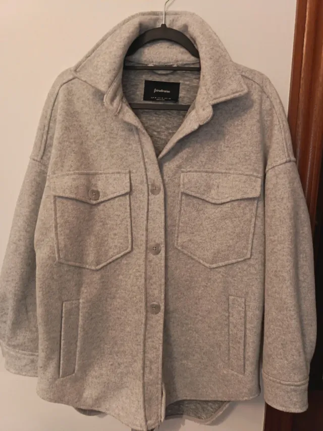 Abrigo Stradivarius Gris Talla M