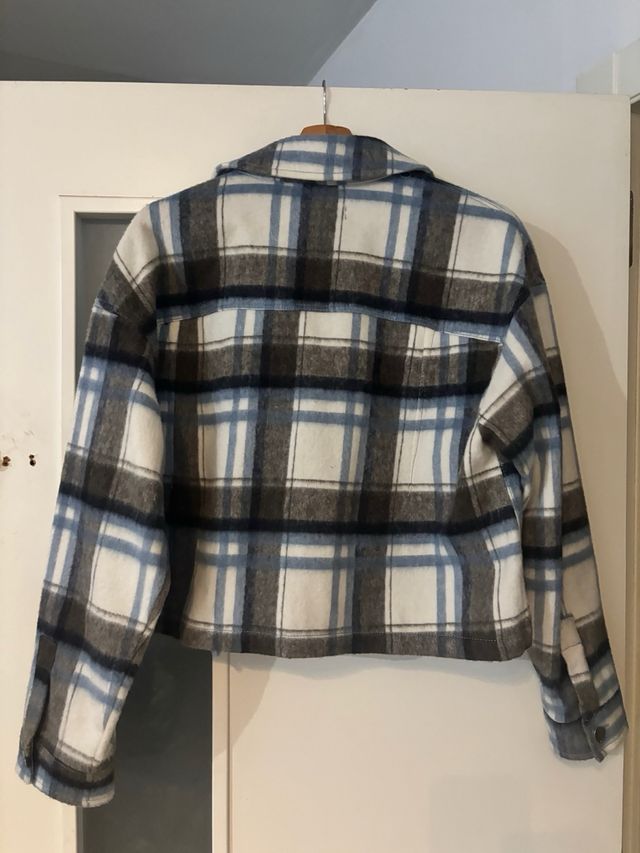 Chaqueta cuadros Zara beige y azul