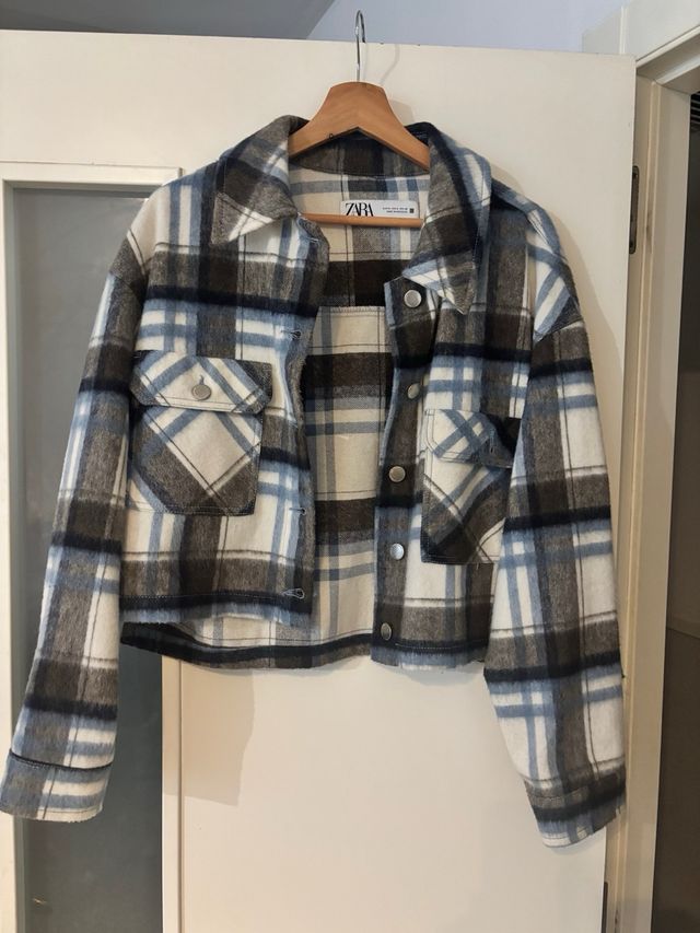 Chaqueta cuadros Zara beige y azul